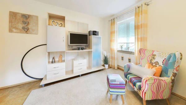 Immobilie in Schöllnach - Luxuriöses Einfamilienhaus Mehrfamilienhaus Wohnhaus mit Einliegerwohnung im Zentrum von Schöllnach - Bild 2