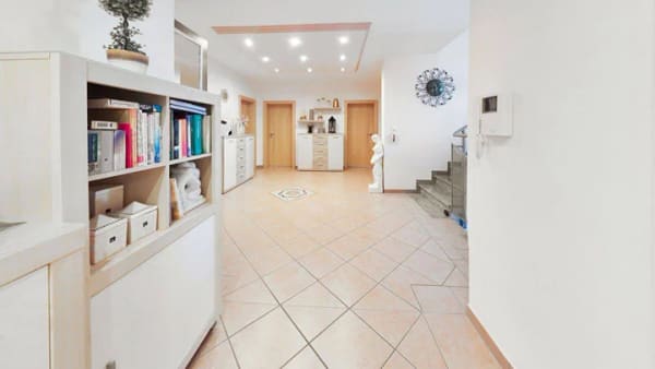 Immobilie in Schöllnach - Luxuriöses Einfamilienhaus Mehrfamilienhaus Wohnhaus mit Einliegerwohnung im Zentrum von Schöllnach - Bild 4