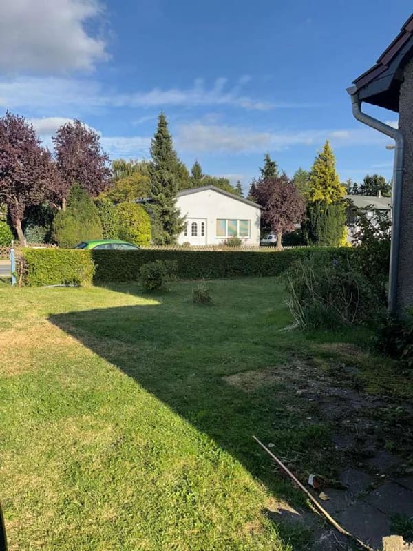 Immobilie in Dummerstorf - renovierungsbedürftige Doppelhaushälfte mit ca. 1.177 m² Grundstück, Stall und Garage - Bild 2