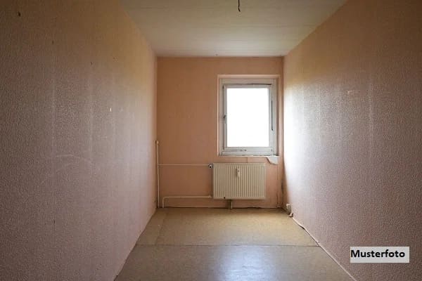 Immobilie in Wuppertal - Bezahlbare 2-Zimmer-Wohnung nebst eingehauster Loggia - Bild 0