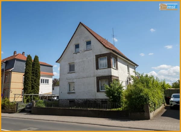 Immobilie in Alsfeld - ZENTRALES ZWEIFAMILIENHAUS MIT AUSBAURESERVE!
KEINE KÄUFERPROVISION! - Bild 0
