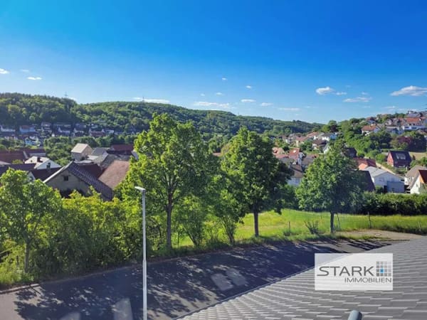 Immobilie in Grünsfeld - Wohnhaus mit traumhafter Aussicht – viel Platz für die Familie! - Bild 3