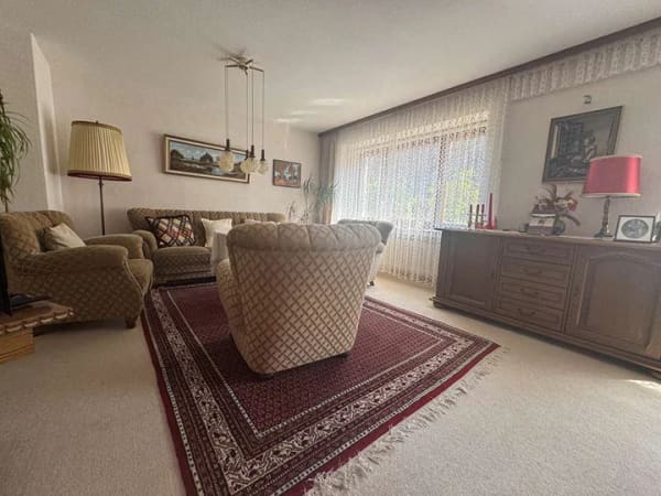 Immobilie in Barntrup - Großzügiges Einfamilienhaus mit Potenzial zum Zweifamilienhaus - Bild 2