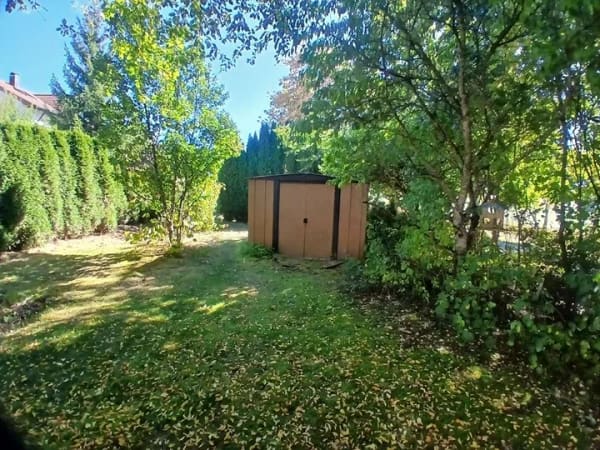 Immobilie in Mehrstetten - Freistehendes Einfamiliehaus mit 1.306 qm großem Grundstück in Mehrstetten - Bild 2