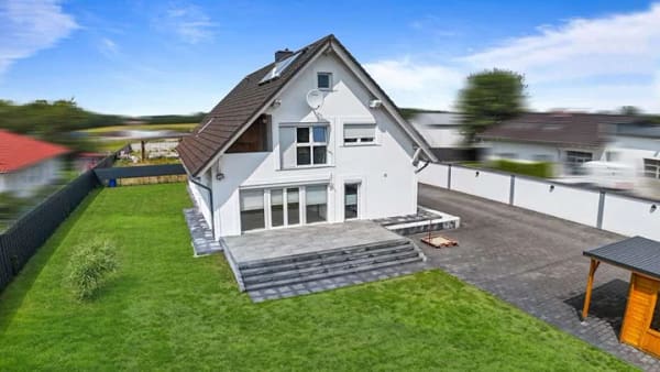 Immobilie in Müden (Aller) - Zweifamilienhaus mit Halle auf Gewerbegrundstück - Bild 0
