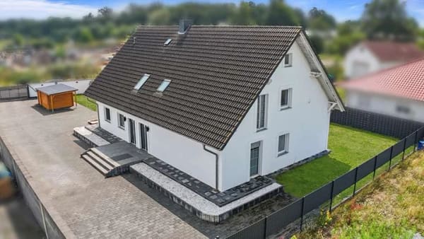 Immobilie in Müden (Aller) - Zweifamilienhaus mit Halle auf Gewerbegrundstück - Bild 4