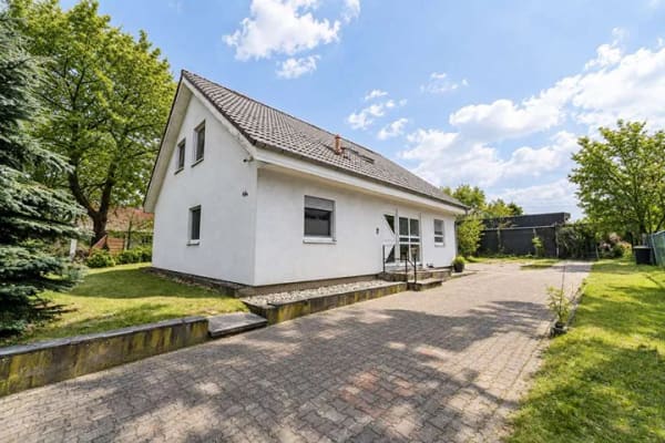 Immobilie in Mühlenbecker Land - 7 Zimmer auf ca. 152 m² – EG bezugsfrei & separate Dachgeschosswohnung - Bild 0