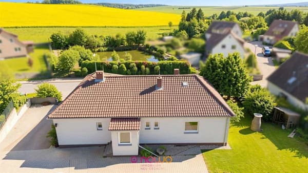 Immobilie in Schöppenstedt - Weitblick inklusive – großzügiger Bungalow auf beeindruckendem Grundstück in Schöppenstedt Sambleben - Bild 1