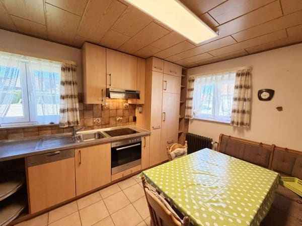 Immobilie in Loßburg - Sonniges Haus mit Garagen und Garten - Bild 3