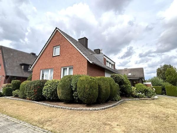 Immobilie in Steinfurt - Großzügiges Einfamilienhaus mit Garage, Teilkeller u. Wintergarten in ruhiger Lage von Burgsteinfurt - Bild 1