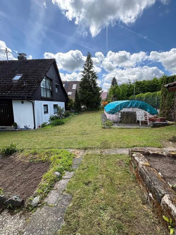 Immobilie in Berglen - Freistehendes Einfamilienhaus mit 1982 erstelltem, separaten Anbau  - Bild 1