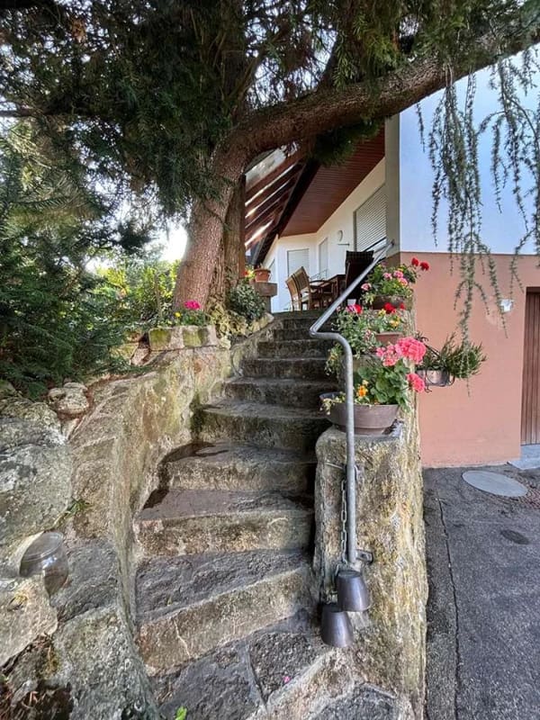 Immobilie in Berglen - Freistehendes Einfamilienhaus mit 1982 erstelltem, separaten Anbau  - Bild 2