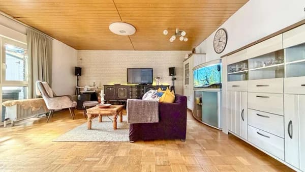 Immobilie in Hüttlingen - Ankommen und Wohlfühlen – gepflegtes Einfamilienhaus mit Einliegerwohnung - Bild 1