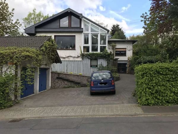 Immobilie in Wassenach - Zweifamilienhaus / Wassenach/ grüne Oase / Raumwunder / Kinder (-betreuungs) Paradies von 1-10 Jahre - Bild 0