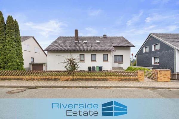Immobilie in Bodenwerder - Bodenwerder | Sanierungsbedürftiges Einfamilienhaus mit Garten, Garage & Weitblick! - Bild 0