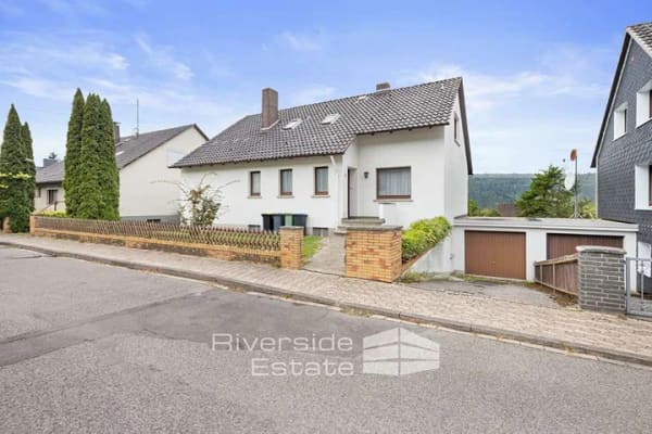 Immobilie in Bodenwerder - Bodenwerder | Sanierungsbedürftiges Einfamilienhaus mit Garten, Garage & Weitblick! - Bild 2