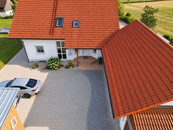 Immobilie in Marklkofen - Charmantes Einfamilienhaus in ruhiger Lage mit Stall und eigener Pferdekoppel - Bild 3