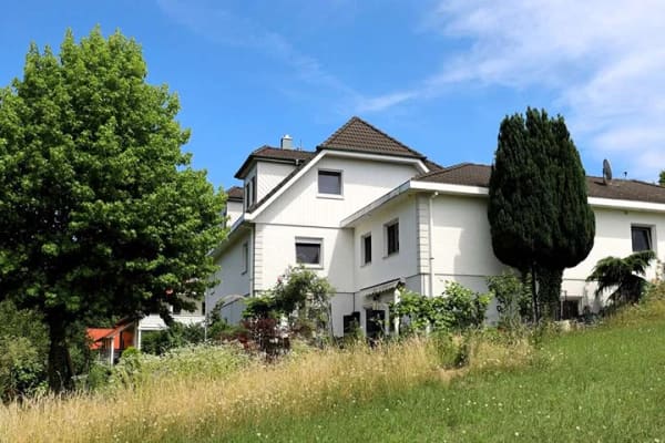 Immobilie in Haldenwang - Imposantes Haus mit separater Wohnung und großem Garten - Bild 0