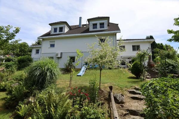 Immobilie in Haldenwang - Imposantes Haus mit separater Wohnung und großem Garten - Bild 1