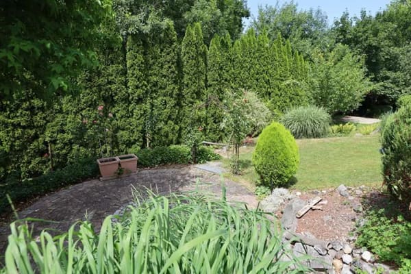 Immobilie in Haldenwang - Imposantes Haus mit separater Wohnung und großem Garten - Bild 2