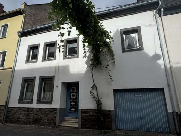 Immobilie in Winningen - Entkerntes Moselhaus mit Architektenplan für kreative Köpfe  - gestalten Sie Ihr neues Zuhause ! - Bild 0