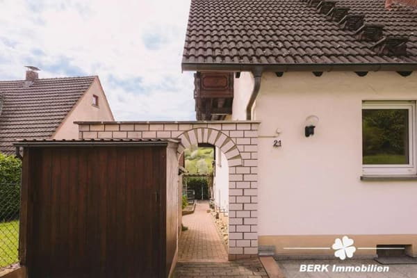 Immobilie in Bessenbach - BERK Immobilien - Mehr Haus fürs Geld: Großes Zweifamilienhaus mit ELW & Ausblick in Oberbessenbach - Bild 4