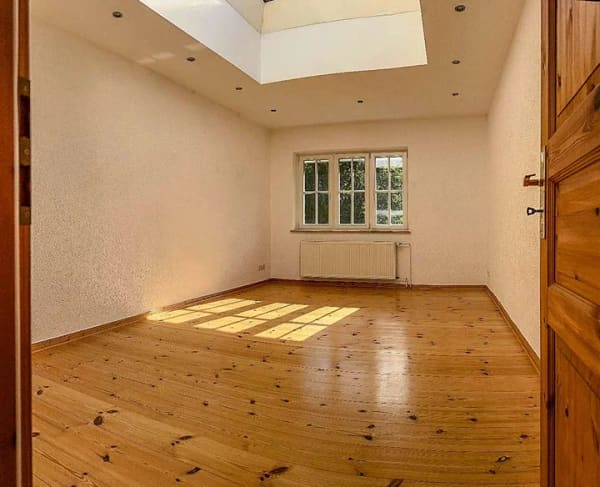 Immobilie in Stahnsdorf - Zwei benachbarte bezugsfreie Eigentumswohnungen – ca. 127 m² im Dachgeschoss - Bild 1