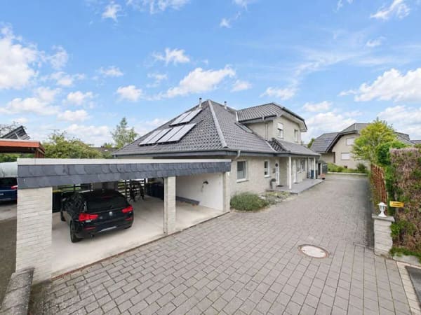 Immobilie in Schlangen - Großzügige Dachgeschosswohnung mit viel Platz und Potenzial - Bild 3
