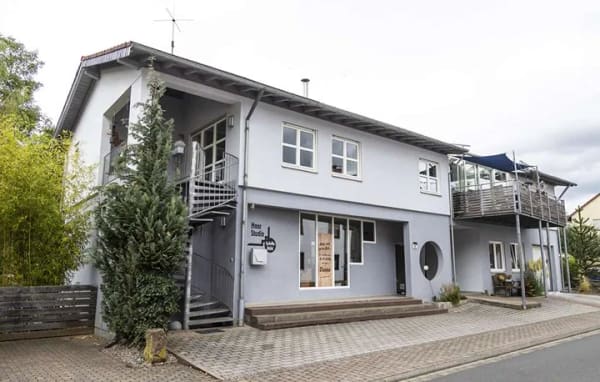 Immobilie in Fränkisch-Crumbach - Architektur mit Möglichkeiten – Ein Zuhause für Wohnen, Arbeiten oder beides - Bild 0