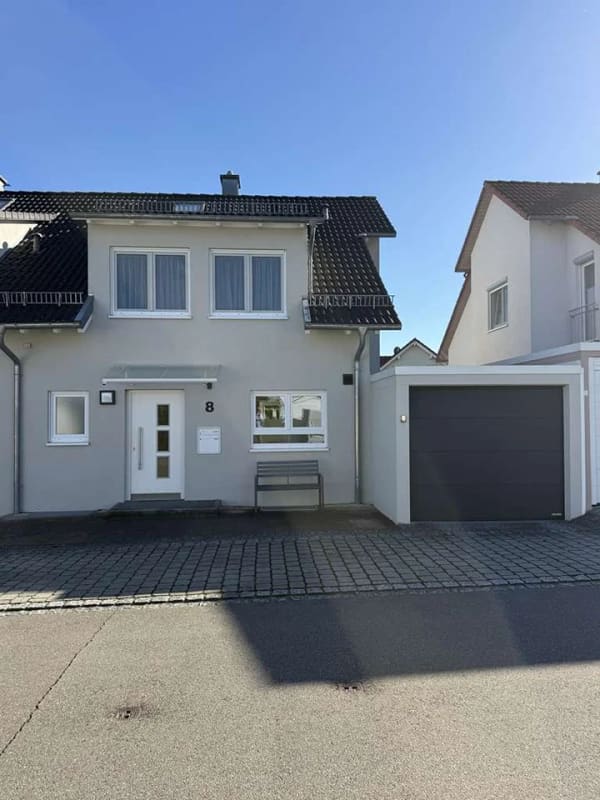 Immobilie in Fronreute - Doppelhaushälfte in ruhiger + zentraler Wohnlage - Top Zustand - perfekt für Familien - Bild 2