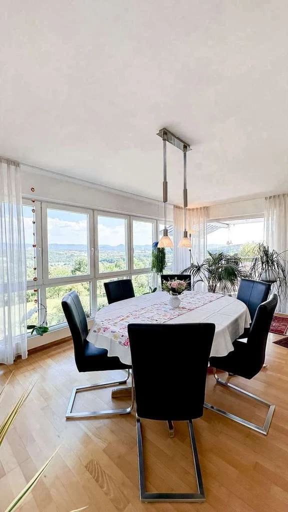 Immobilie in Altenriet - Ein Panorama, das begeistert – Einfamilienhaus in einzigartiger Aussichtslage - Bild 3