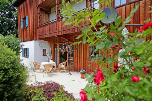 Immobilie in Bayrischzell - Zuhause in den Bergen – stilvolles Landhaus mit Garten & Bergpanorama in Bayrischzell - Bild 1