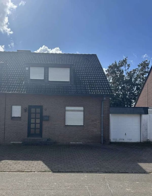 Immobilie in Erkelenz - Großzügige Doppelhaushälfte mit Garage - Bild 0