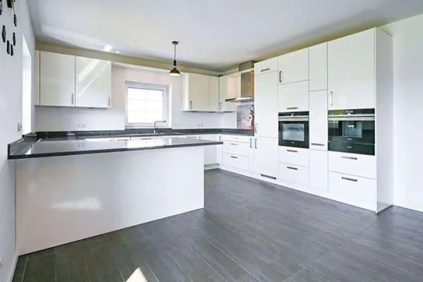 Immobilie in Börgerende-Rethwisch - Stilvoller, lichtverwöhnter Bungalow auf weitläufigem Grundstück! - Bild 4
