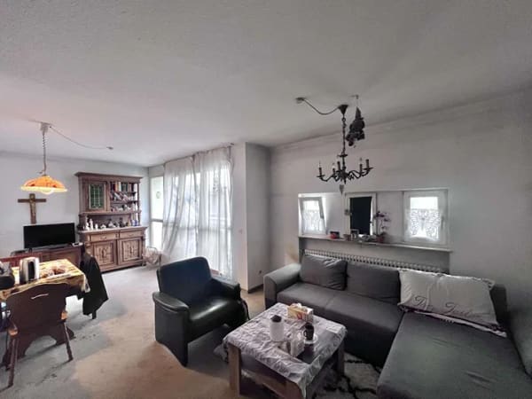 Immobilie in Ochsenhausen - 2,5-Zimmer-Dachgeschosswohnung in zentraler Lage - Bild 2
