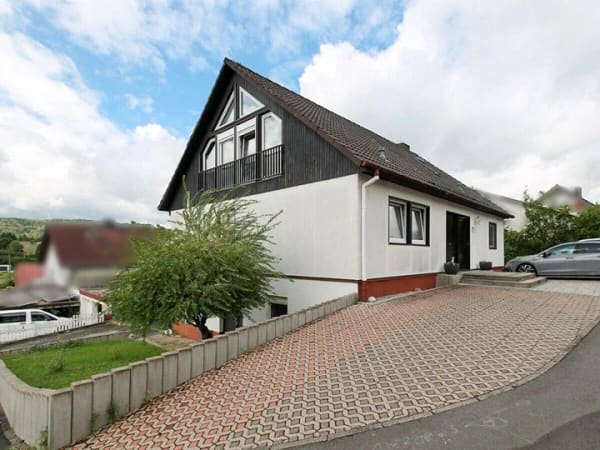 Immobilie in Brachttal - Großzügiges Einfamilienhaus mit Einliegerwohnung und modernisiertem Wohnkomfort in Hellstein - Bild 0