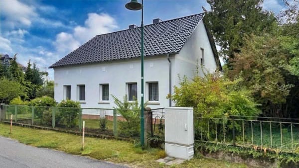 Immobilie in Rauen - Anwesen mit 9 Zimmern & 6.300 m² Grund! - Bild 1