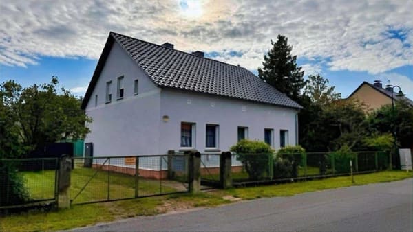 Immobilie in Rauen - Anwesen mit 9 Zimmern & 6.300 m² Grund! - Bild 2