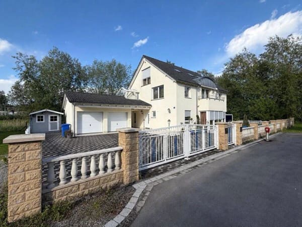 Immobilie in Wasserburg (Bodensee) - Exklusives Einfamilienhaus mit Einliegerwohnung - wenige Schritte zum See in Wasserburg / Halbinsel - Bild 2