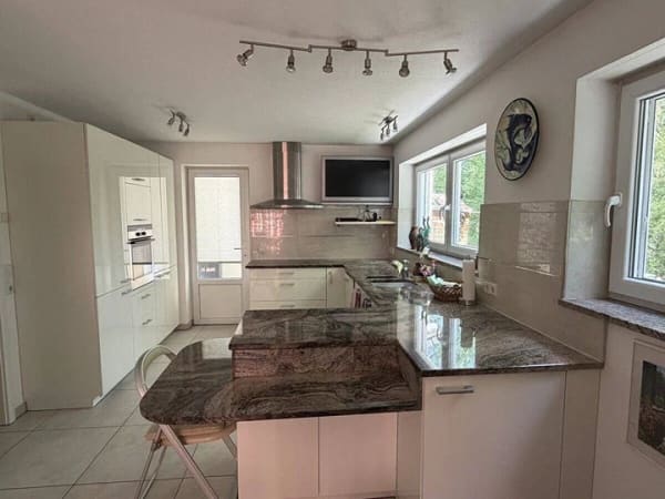 Immobilie in Wasserburg (Bodensee) - Exklusives Einfamilienhaus mit Einliegerwohnung - wenige Schritte zum See in Wasserburg / Halbinsel - Bild 4