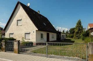 Immobilie in Münchsmünster - Großzügiges Einfamilienhaus mit zusätzlichem Baugrundstück – viel Platz, Garten & attraktive Entwicklungsmöglichkeiten - Bild 3
