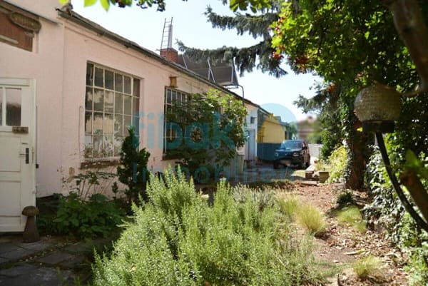 Immobilie in Pegau - Wohnhaus mit Geschichte und Potenzial in zentraler Lage von Pegau - Bild 2