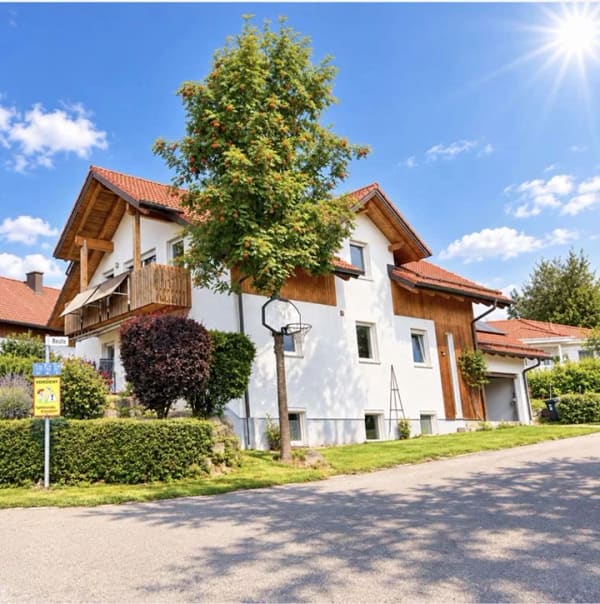 Immobilie in Jengen - Provisionsfreies großzügiges Einfamilienhaus 185m2 Wohnfläche, 6 Zimmern, 3 Bädern, Doppelgarage - Bild 0