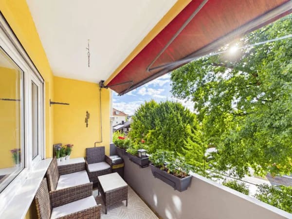 Immobilie in Traunstein - Zentral gelegen, schön geschnitten – 3-Zimmer-Wohnung mit Loggia im Erbbaurecht in Traunstein - Bild 1