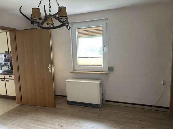 Immobilie in Helsa - Schönes Ein.-bis Zweifamilienhaus mit viel Potenzial...und großem Garten ! - Bild 3