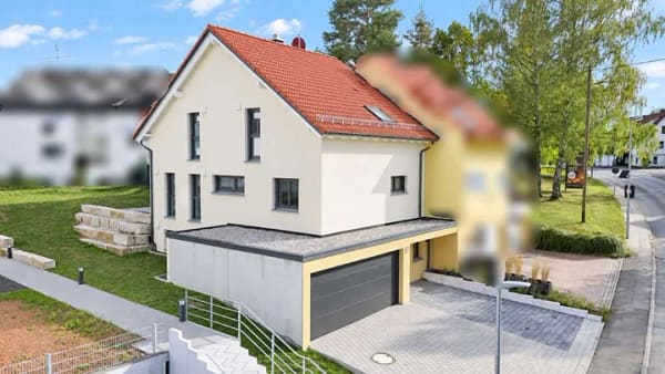 Immobilie in Neubulach - Moderne KfW 40 Doppelhaushälfte mit Doppelgarage in Oberhaugstett - Bild 1