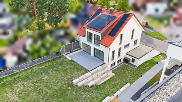 Immobilie in Neubulach - Moderne KfW 40 Doppelhaushälfte mit Doppelgarage in Oberhaugstett - Bild 2