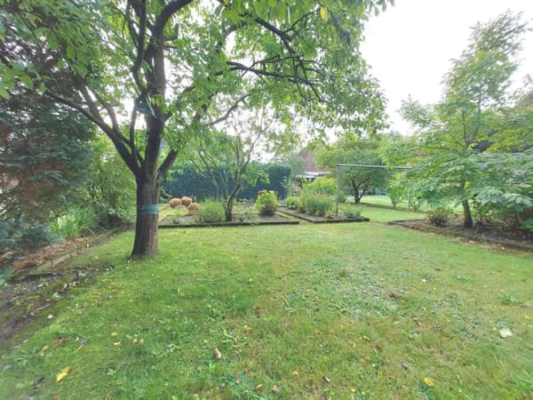 Immobilie in Osterrönfeld - Gepflegte Doppelhaushälfte mit familienfreundlichem Grundriss und schönem Garten - Bild 3