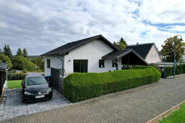 Immobilie in Gönnersdorf - Ruhig gelegenes, freistehendes Einfamilienhaus mit Terrasse, Carport und Gartenhaus in Gönnersdorf - Bild 1