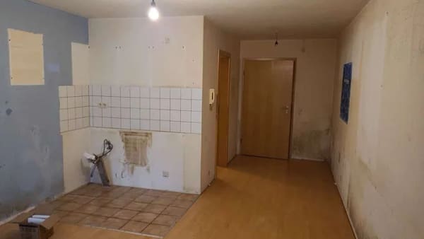 Immobilie in Pforzheim - Sanierungsbedürftiges 1 Zimmer Appartement - Bild 2